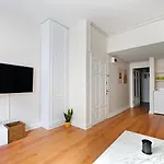 Charming Bright Modern Design 1Bd Home #282