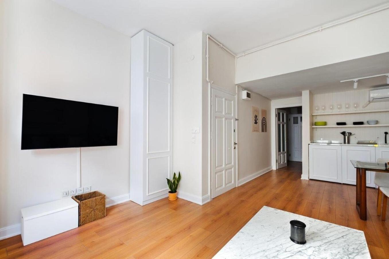 Charming Bright Modern Design 1bd #282 İstanbul